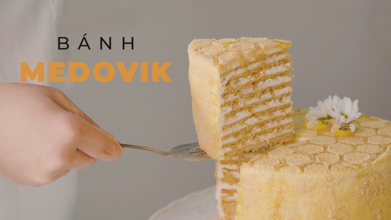 Medovik - Bánh Mật Ong Ngàn Lớp